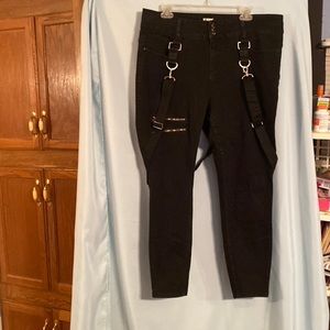 HT DENIM HI RISE SUPER SKINNY JEANS WITH SUSPENDERS